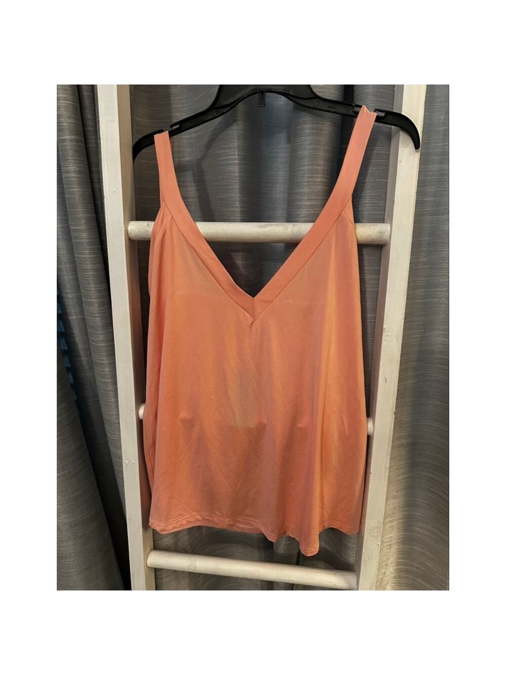 Bellelily Coral V-Neck Tank Top 2XL NWT